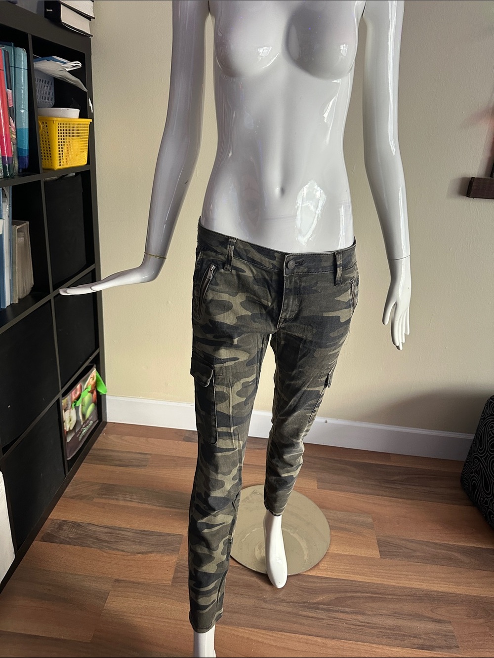 Mavi Women's Camouflage Cargo Pants in Olive Green & Black